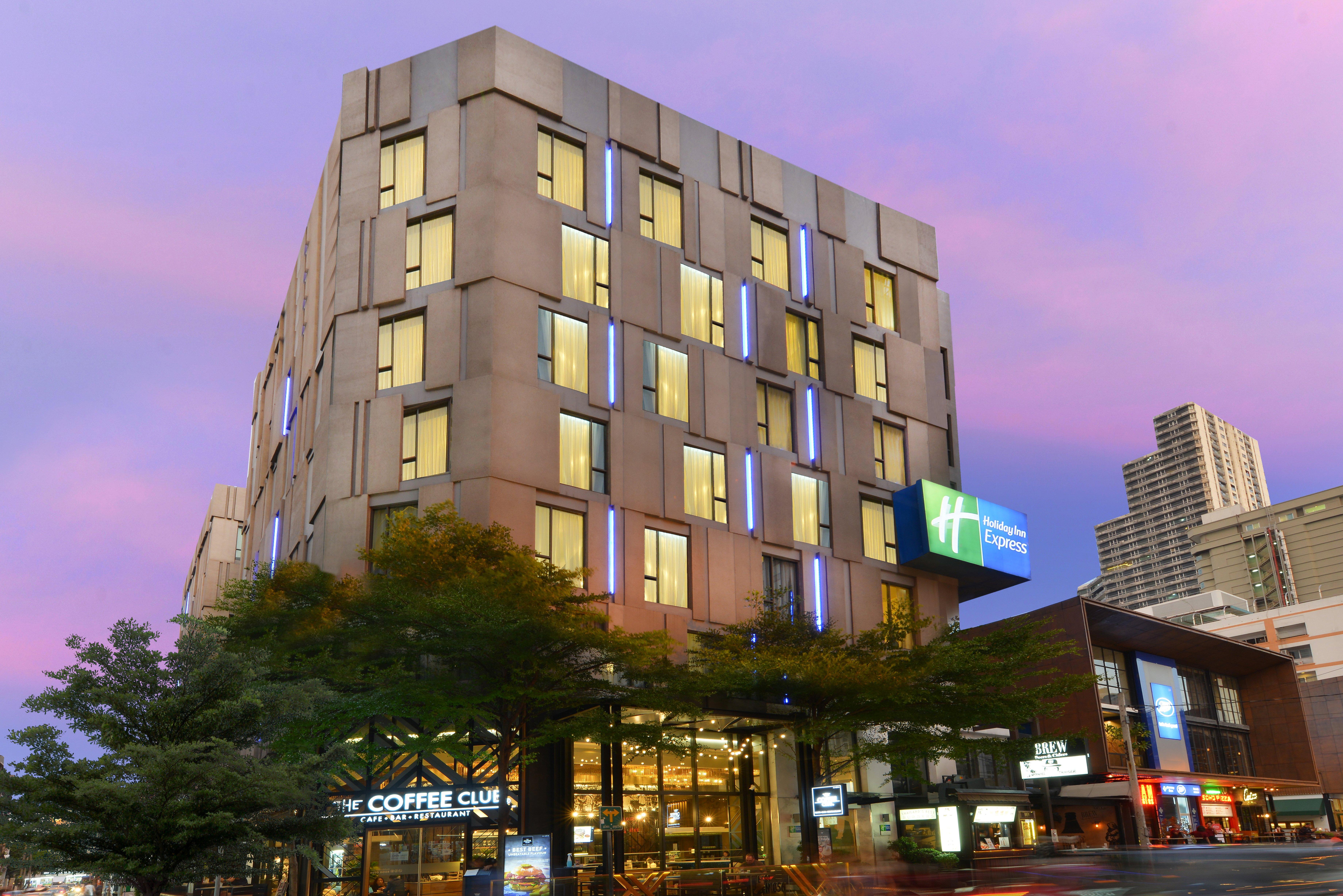 Holiday Inn Express Bangkok Sukhumvit 11, An Ihg Hotel Zewnętrze zdjęcie