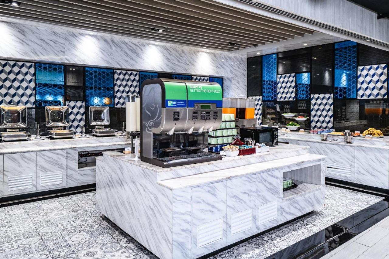 Holiday Inn Express Bangkok Sukhumvit 11 By Ihg Zewnętrze zdjęcie