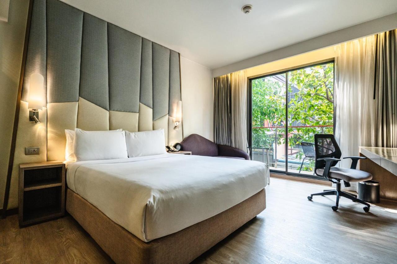 Holiday Inn Express Bangkok Sukhumvit 11, An Ihg Hotel Zewnętrze zdjęcie