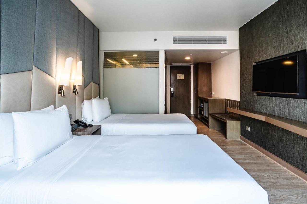 Holiday Inn Express Bangkok Sukhumvit 11, An Ihg Hotel Zewnętrze zdjęcie