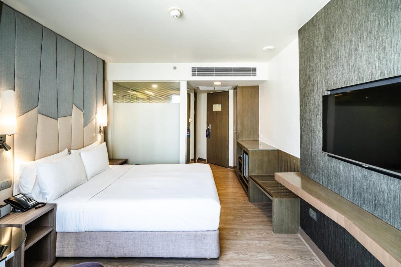 Holiday Inn Express Bangkok Sukhumvit 11, An Ihg Hotel Zewnętrze zdjęcie