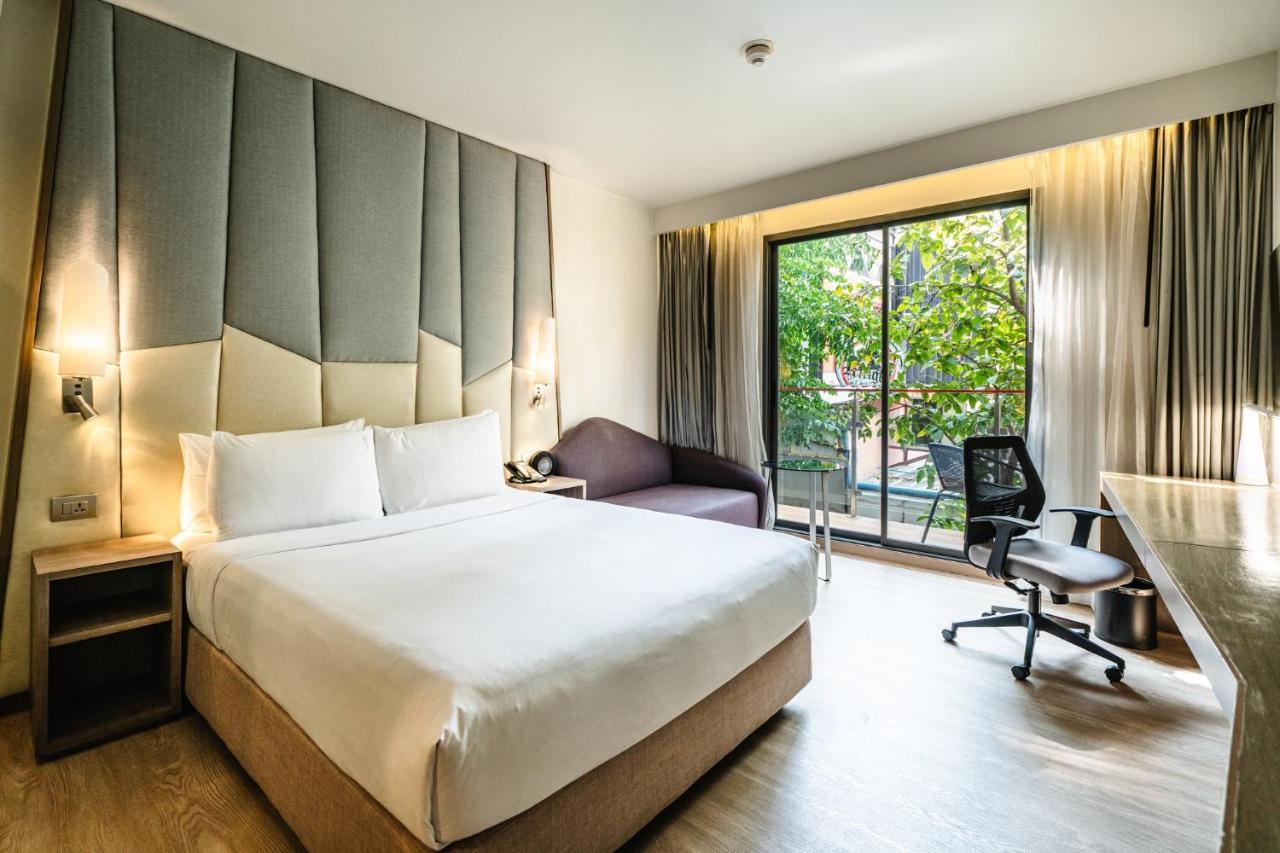 Holiday Inn Express Bangkok Sukhumvit 11, An Ihg Hotel Zewnętrze zdjęcie