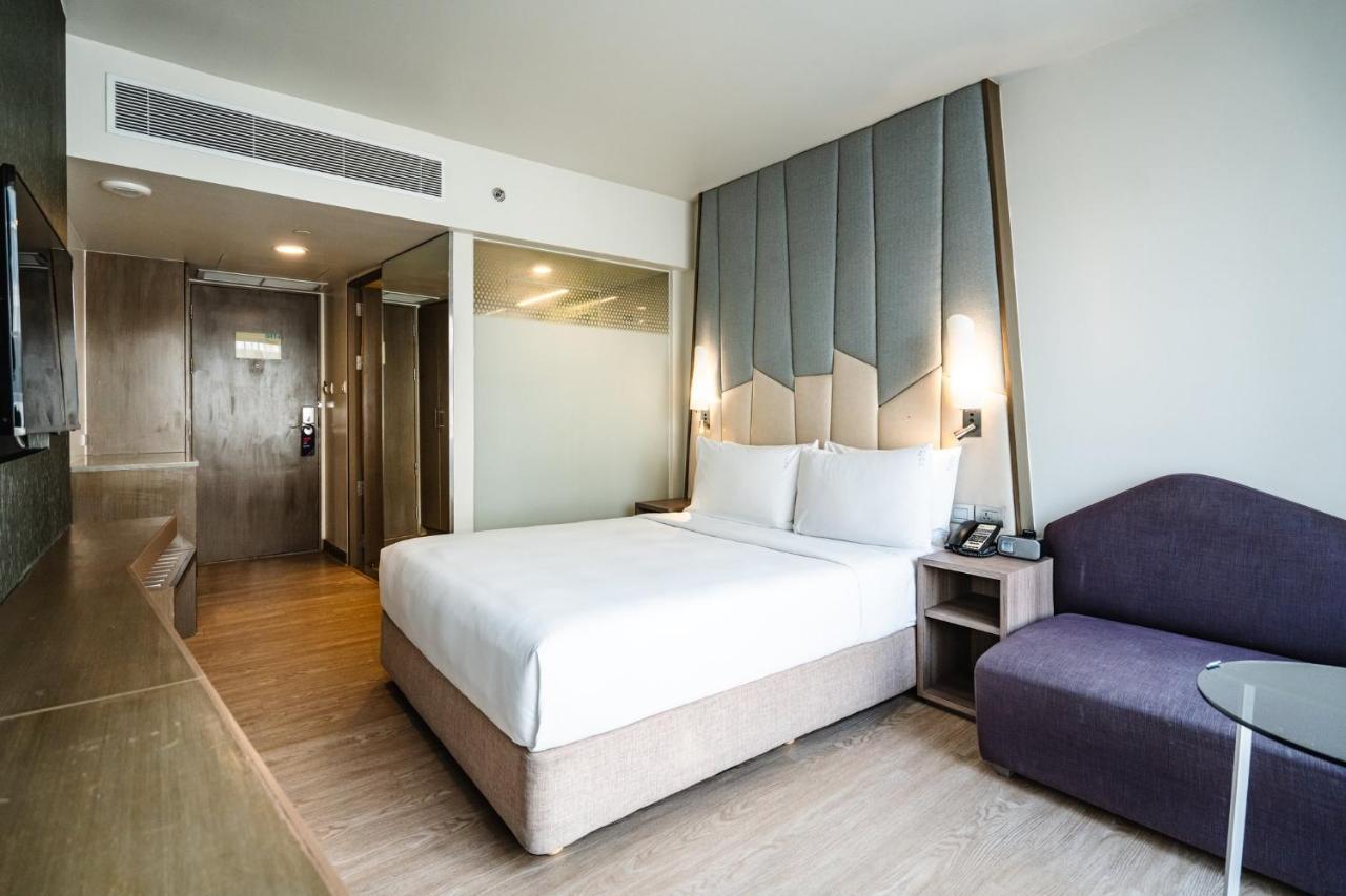 Holiday Inn Express Bangkok Sukhumvit 11, An Ihg Hotel Zewnętrze zdjęcie